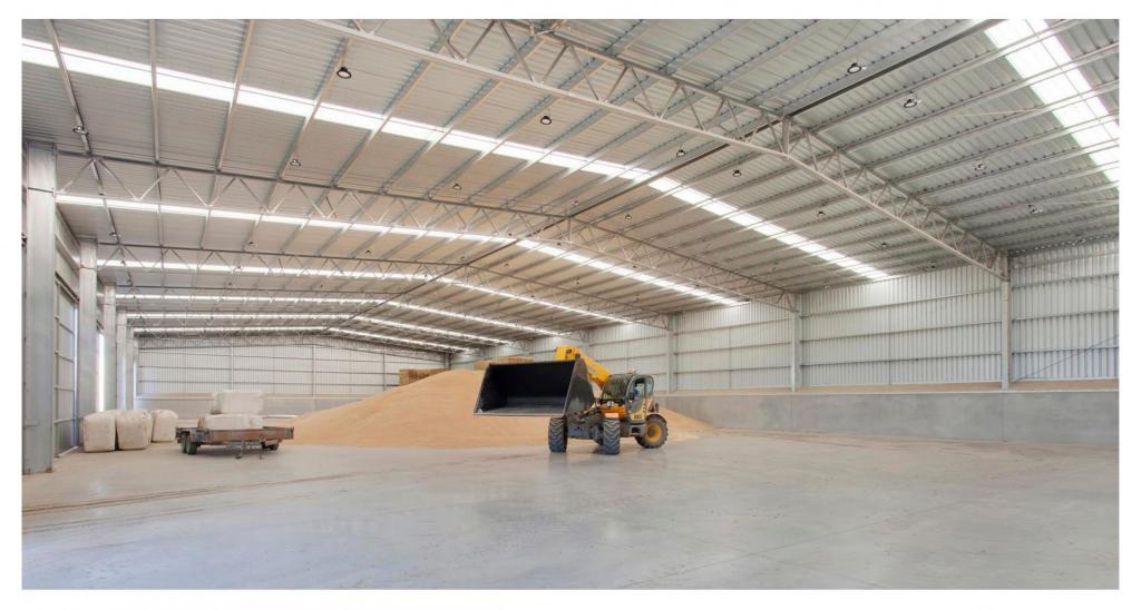 Bulk storage shed