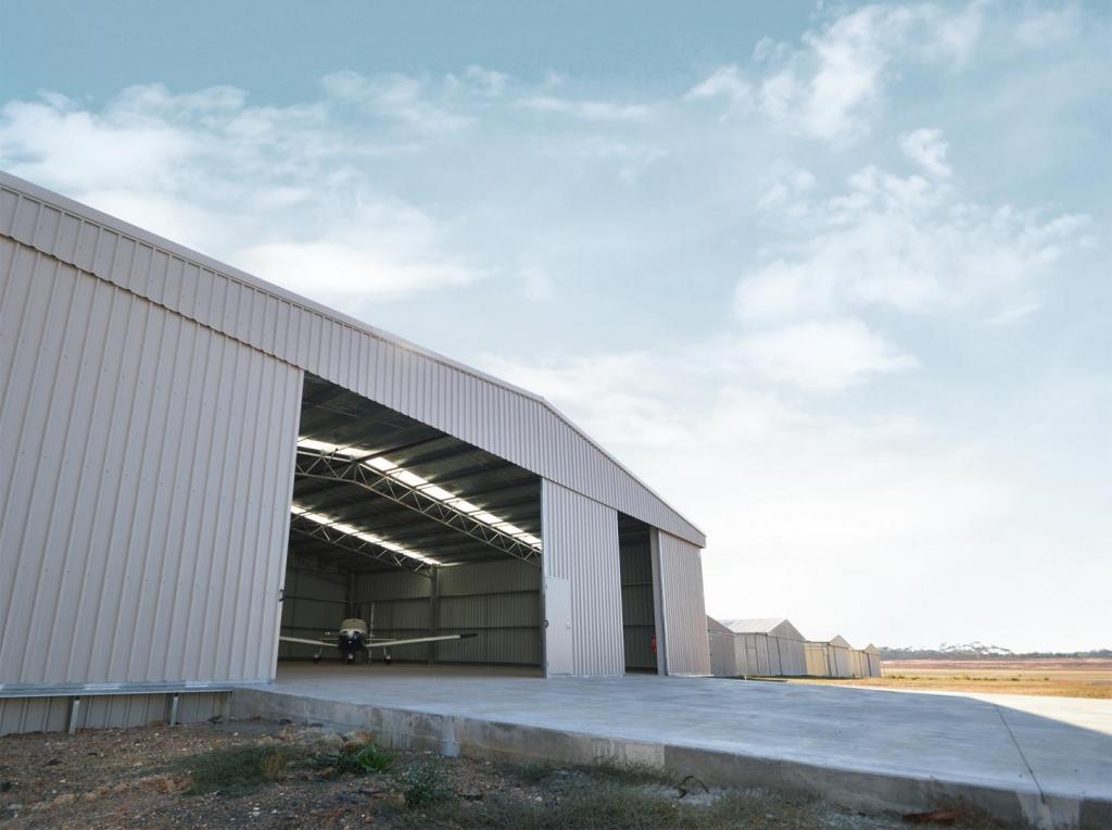 Aircraft hangar shed