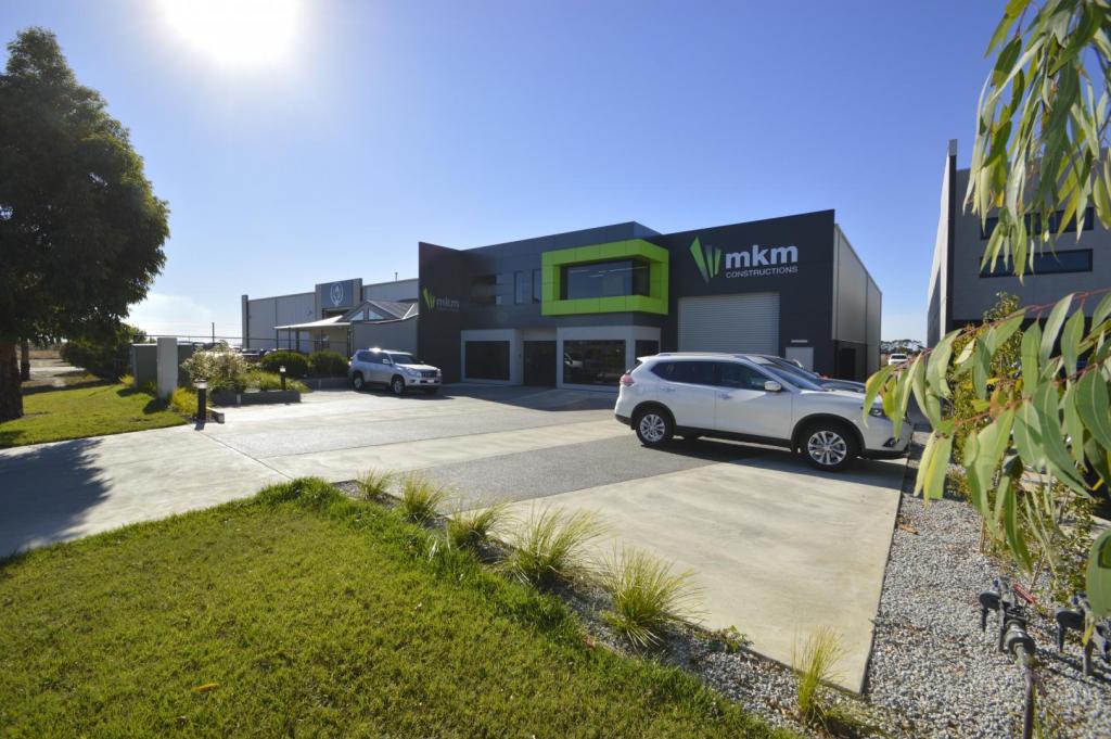 Commercial building