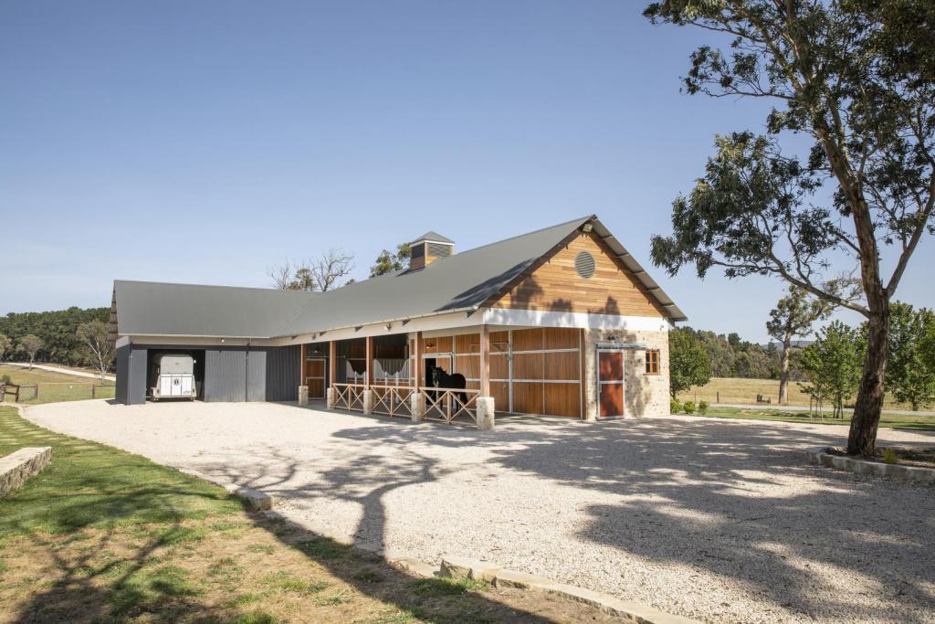 stable complex adelaide hills central steel build