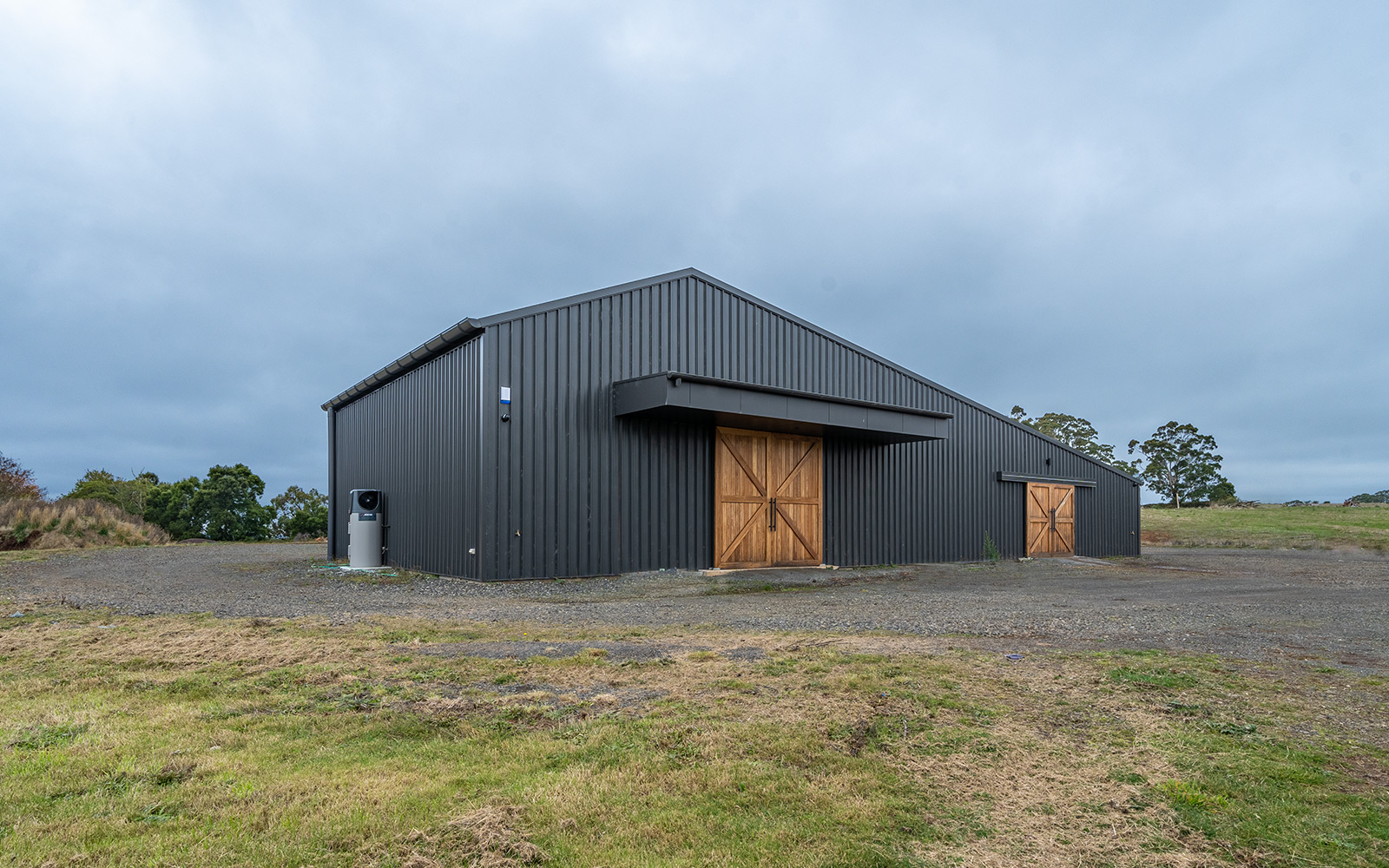 Phillip Moraghan combined tasting and brewery shed