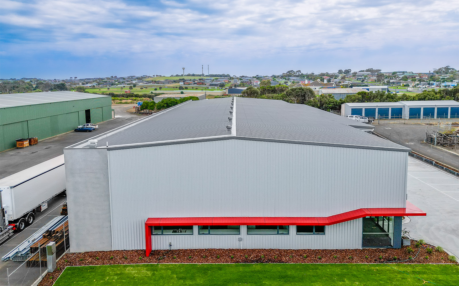 Portland Aluminium & Glass combined office and manufacturing building