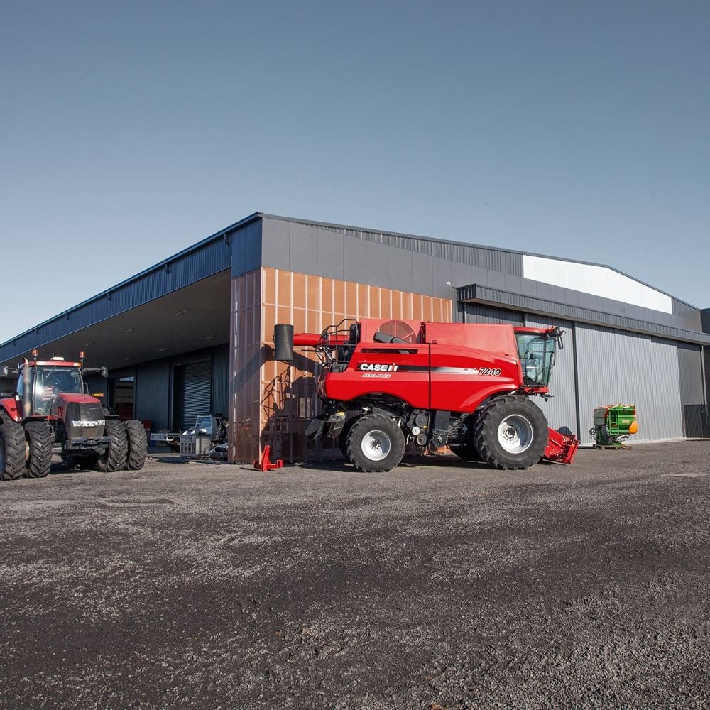 Showroom and workshop building