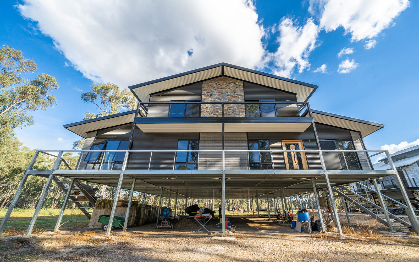 John Teunon architectural portal framed house