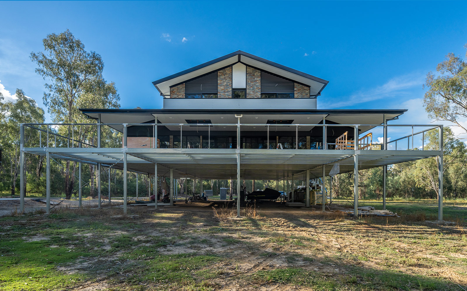 John Teunon architectural portal framed house