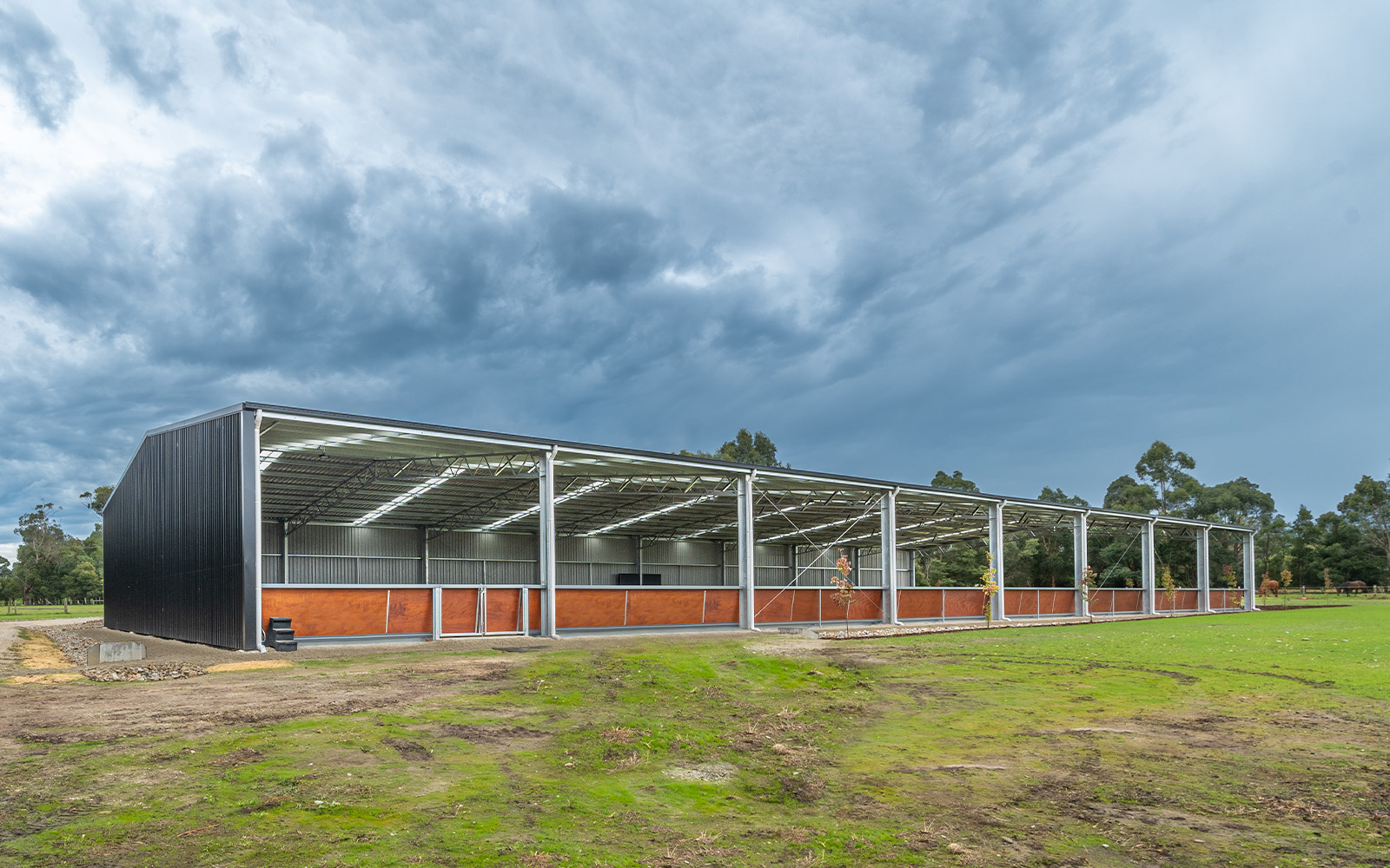 Anita Dikkenburg indoor horse arena