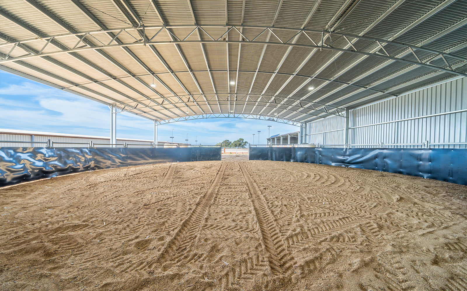 Ken Greenwood round yard cover