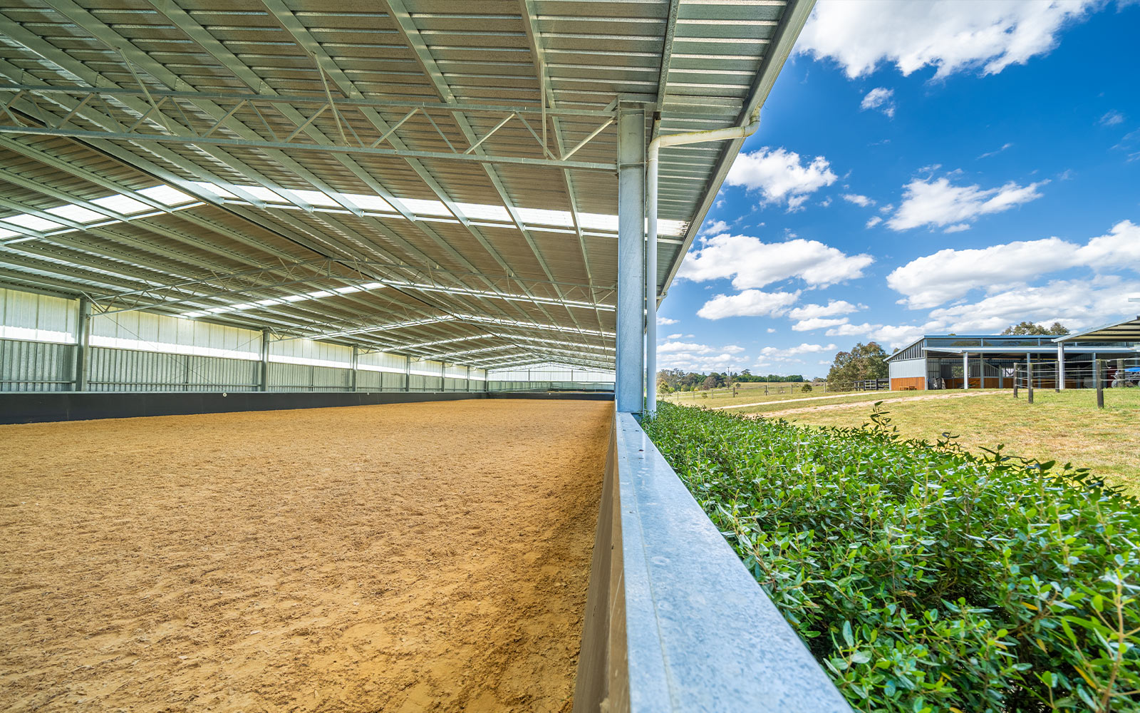 Tig Lungerhausen indoor dressage arena and kickrail system