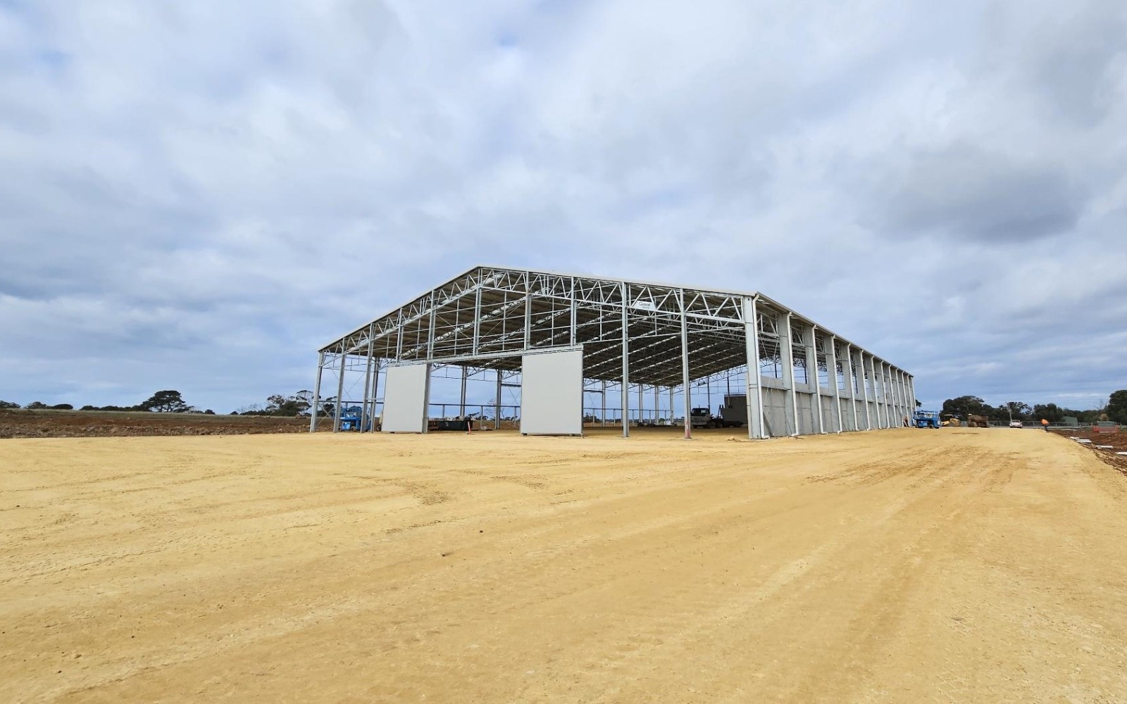 Bulk storage shed