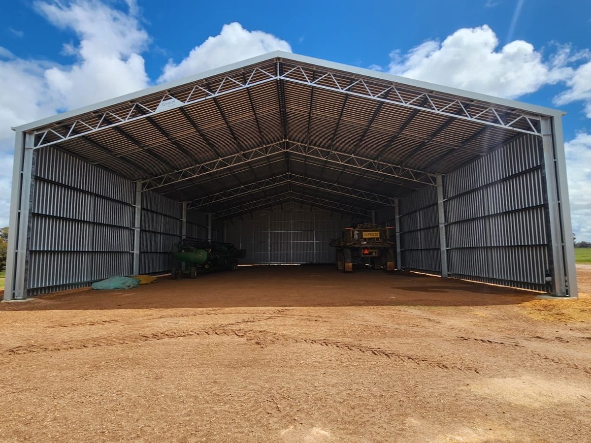 24505 Wes Polkinghorne – machinery shed 
