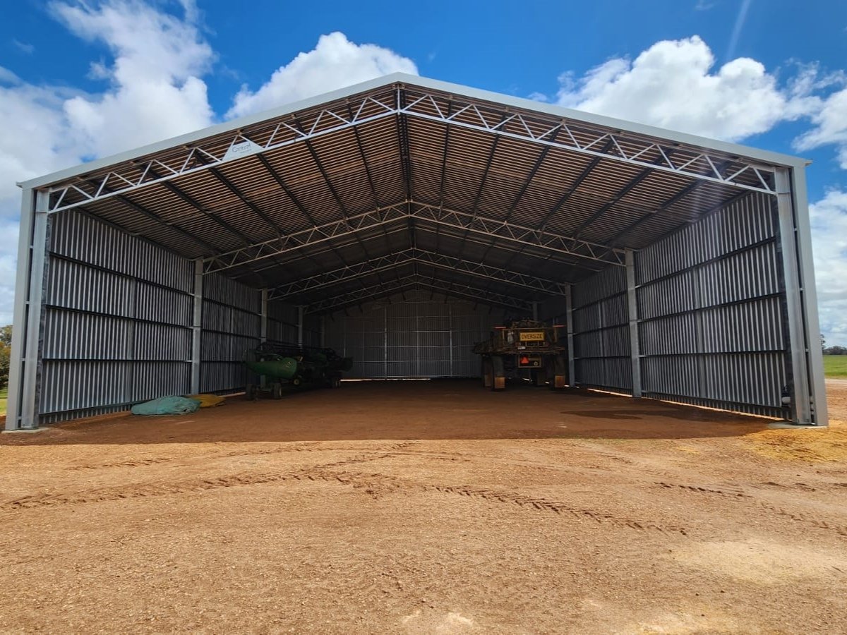 24505 Wes Polkinghorne – machinery shed