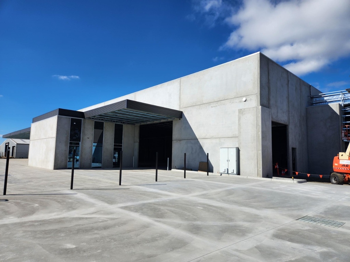 Combined office and warehouse 04