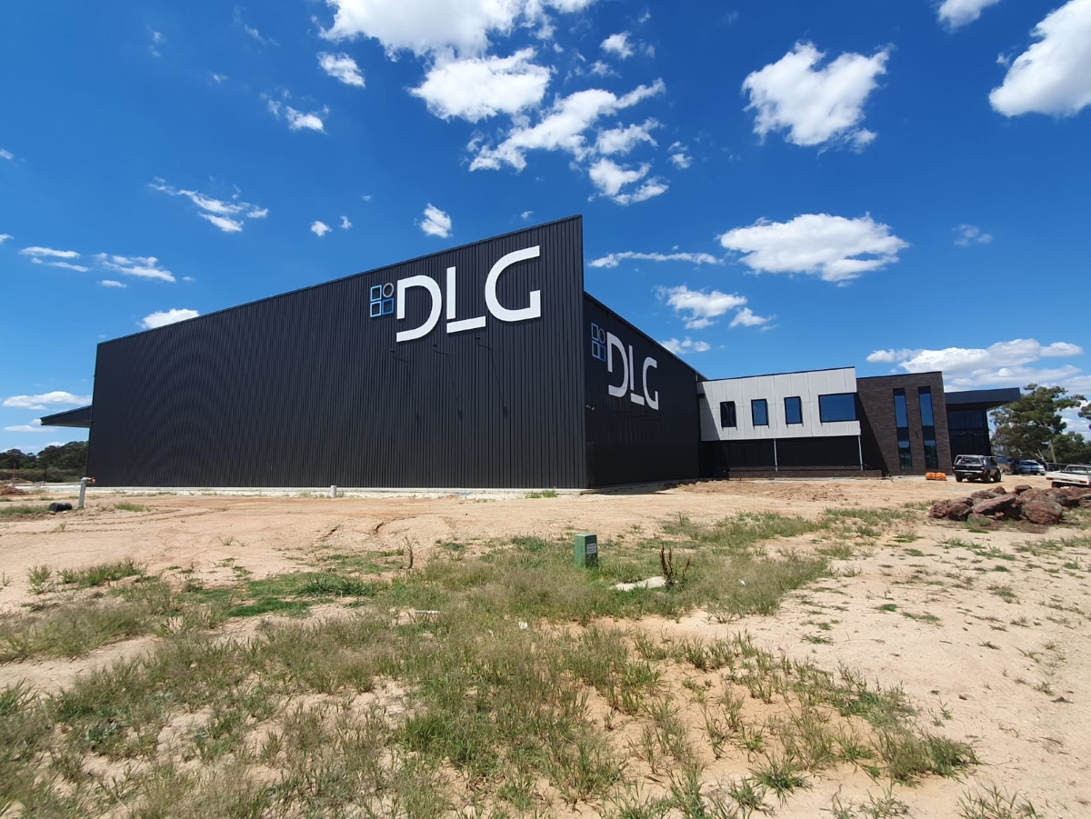 DLG Aluminium and Glazing - Combined office and manufacturing buildings 9