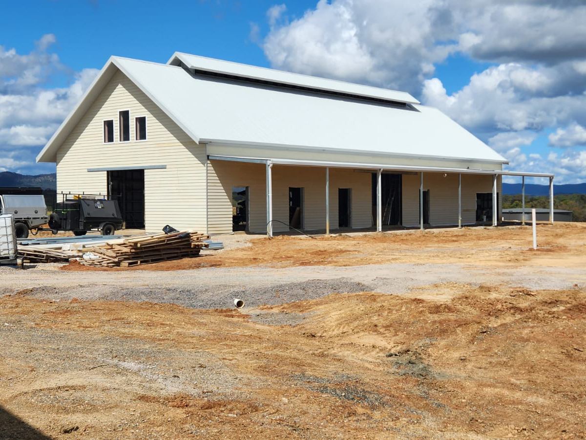 Fiona and Simon Banks stable complex