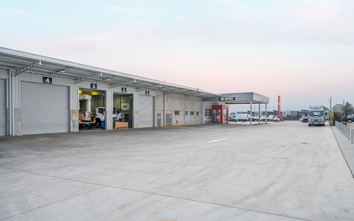 Rear Service Bays – Structural Steelwork and Precast Integration