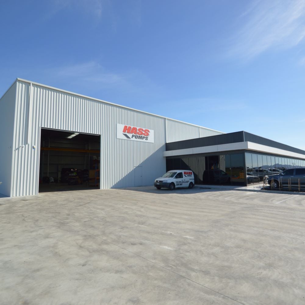 Office and manufacturing building