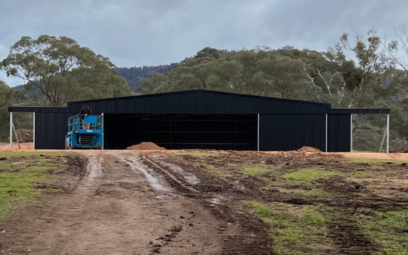 Wombat Hill Estate helicopter hangar