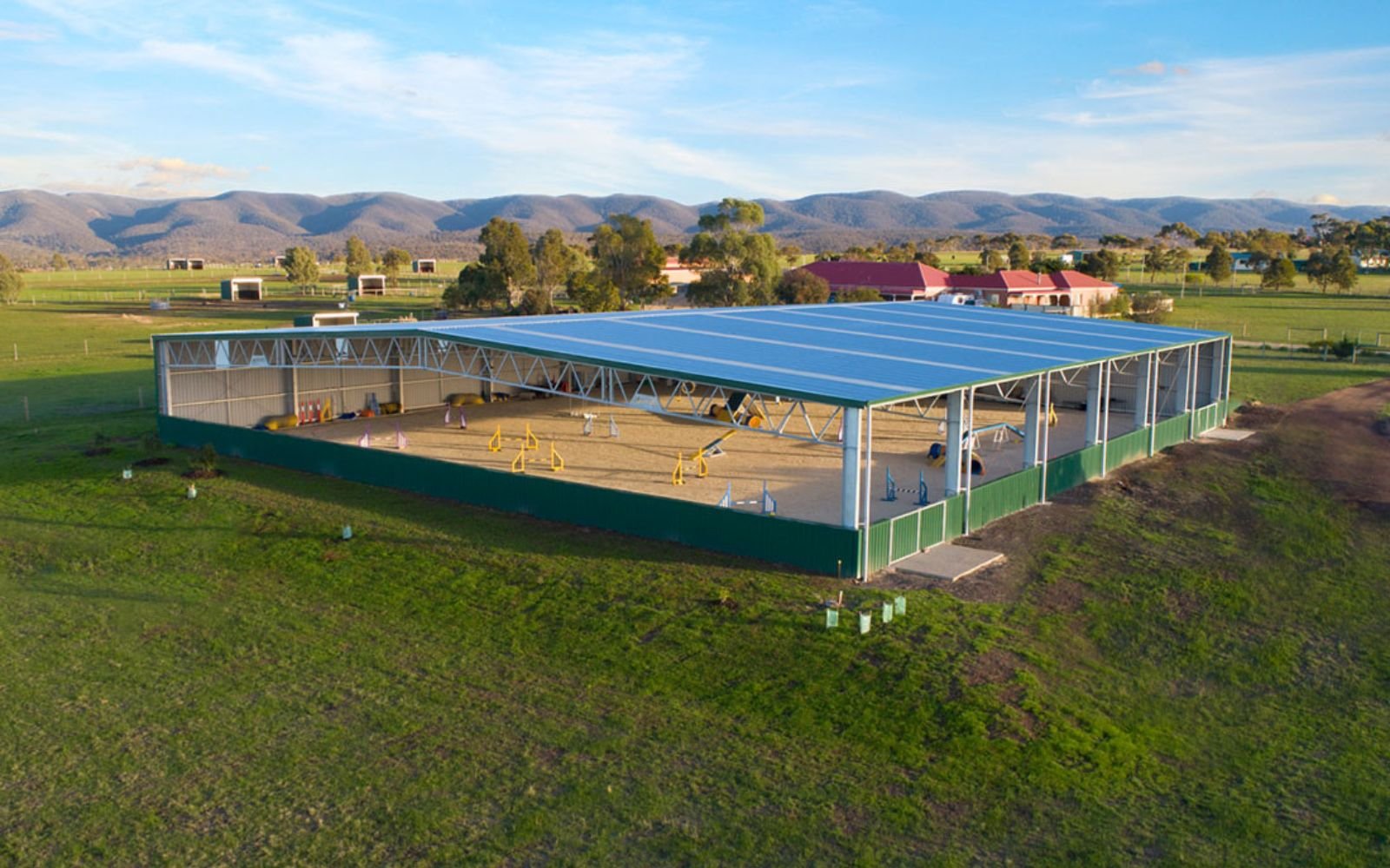 Coimadai indoor riding arena 