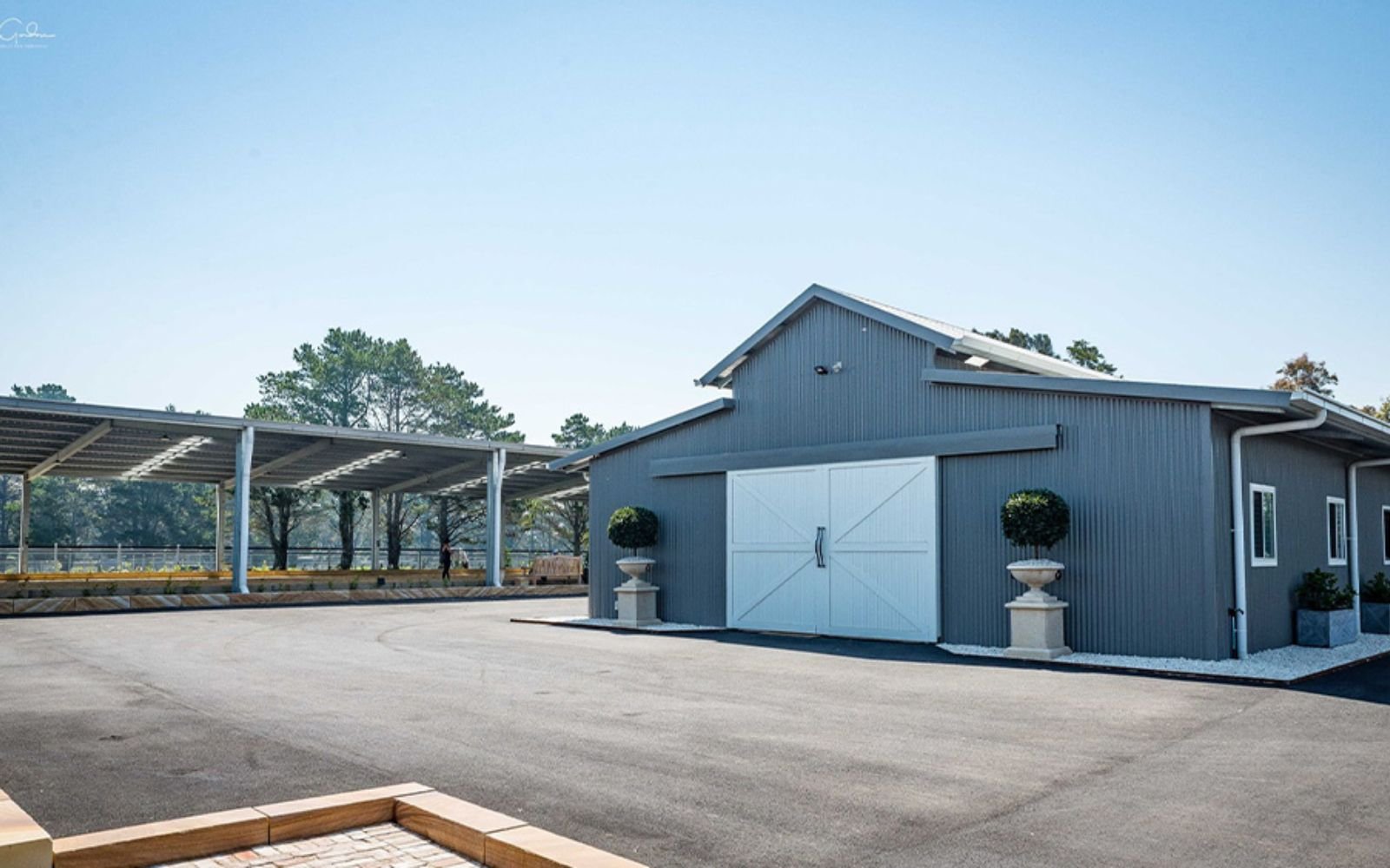 Maddern Plains combined indoor and stable complex 