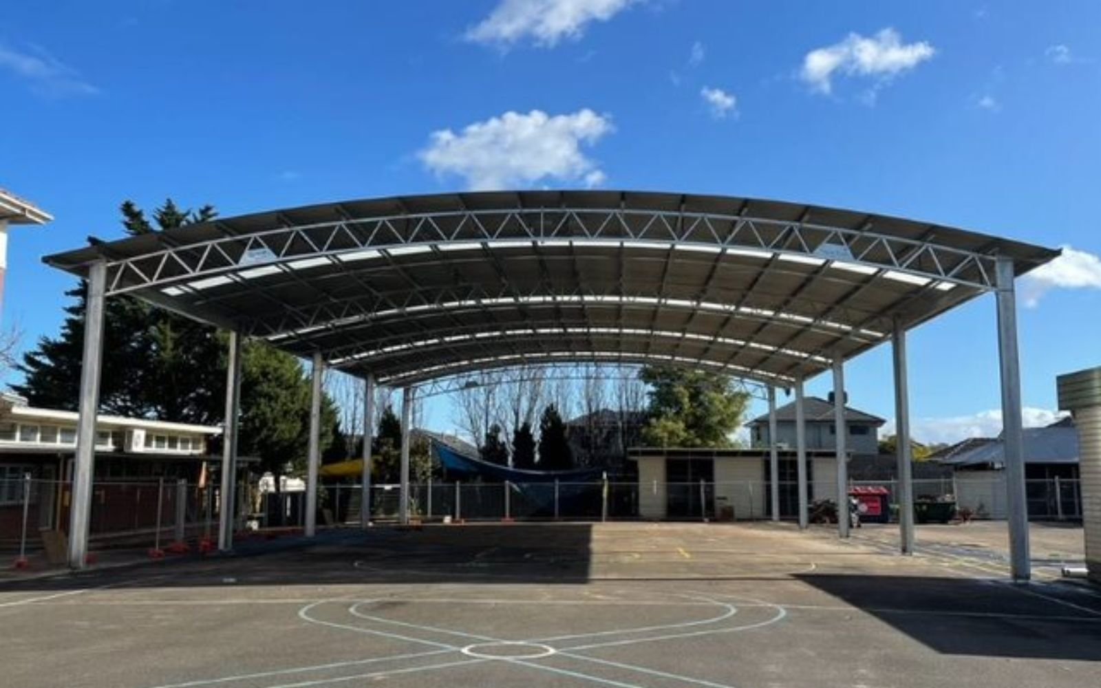 Oakleigh - Amsleigh Park Primary - School ball court cover 2