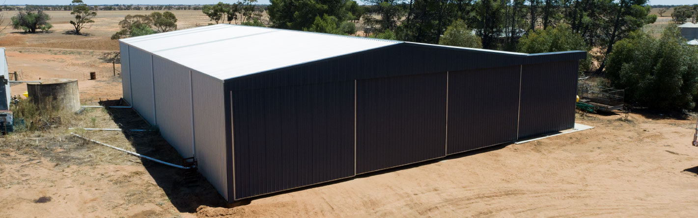 Woomelang farm shed