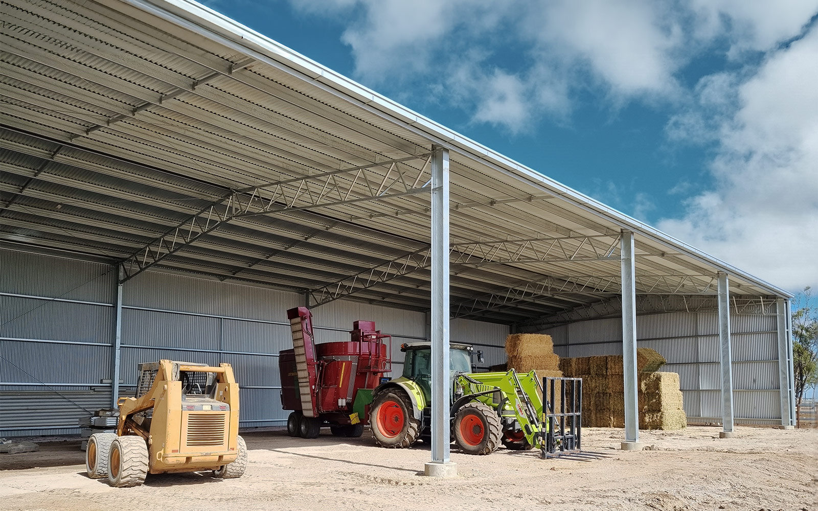Stock shed tile 40m x 21m